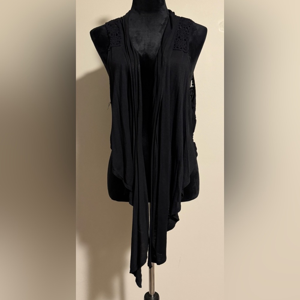 EUC Ruby Cho Black Crochet Open Front Top size large